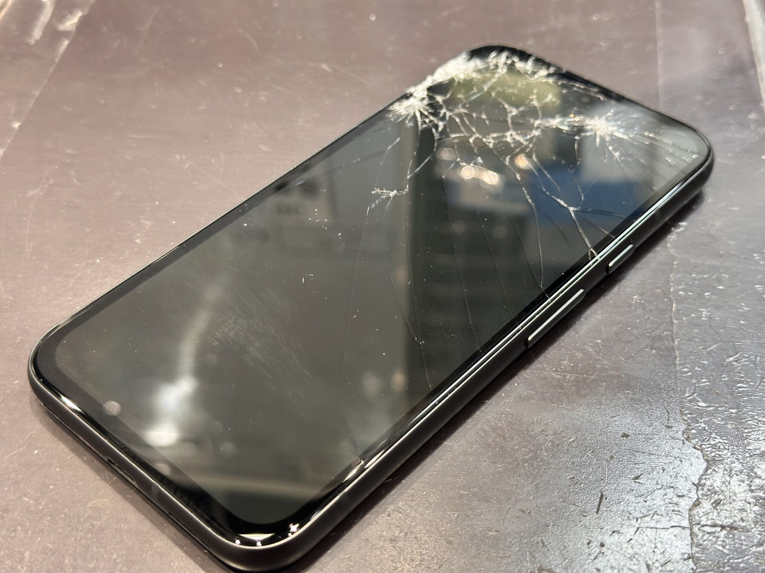 甲子園店】Google Pixel 7aの画面交換修理【西宮市からご来店